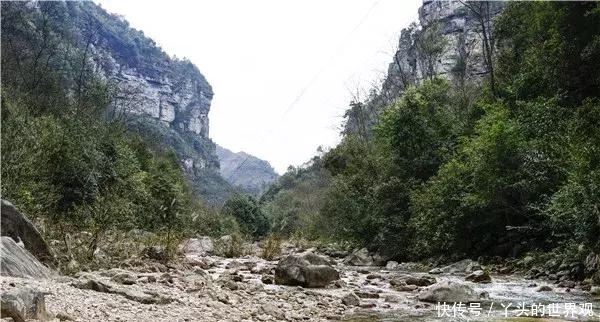 夹缝岩——这处藏匿于贵州大山深处的原始风景，竟然被我找到了