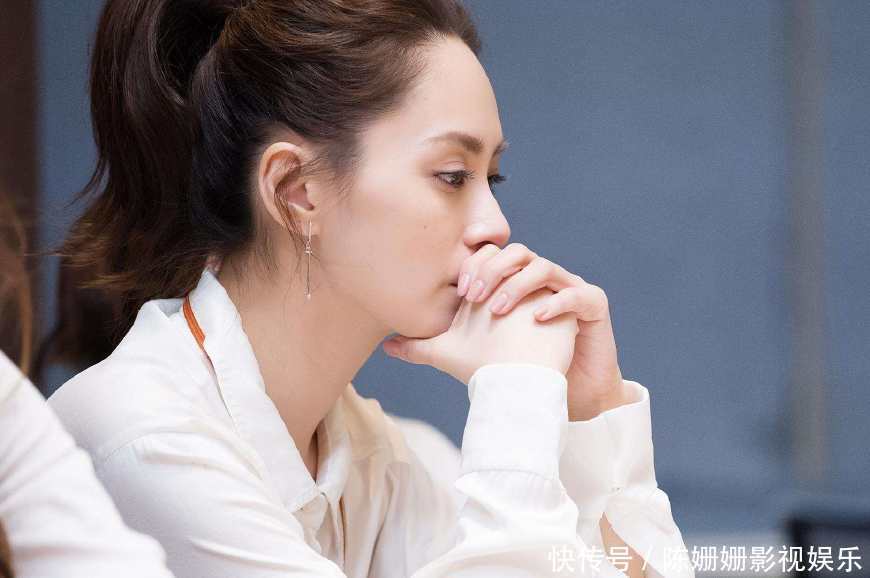 阿娇改口否认结婚，其实婚后第二天就已露出破绽，陈冠希也曾暗示