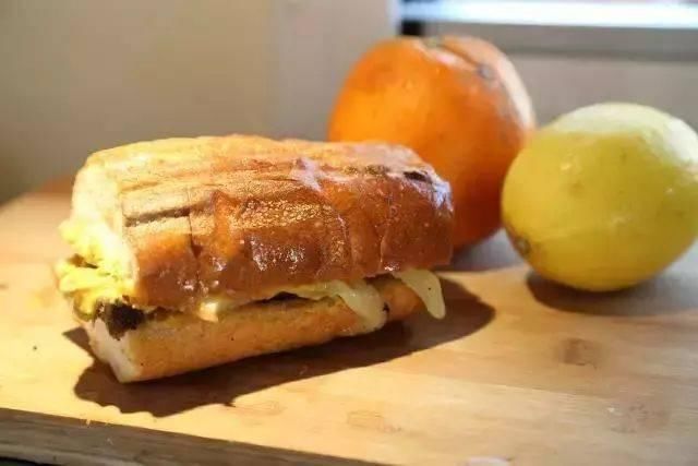 穿越大半个地球去摆摊，93年济南小伙这样诠释“彪悍的人生”