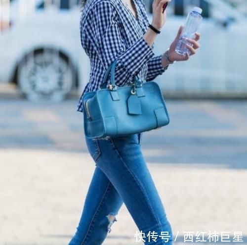 『美女』身材姣好的牛仔裤美女,简约大气,尽显都市女神范儿!