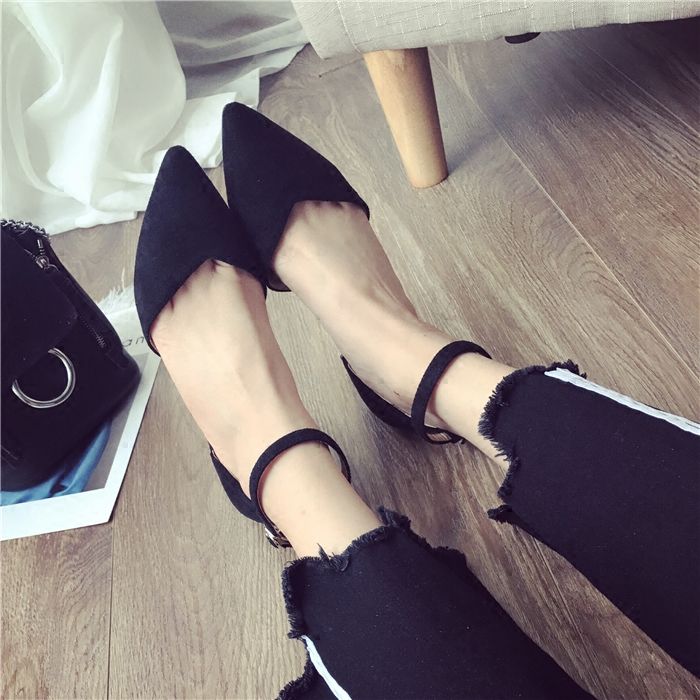 女人过35轻熟年纪，打扮高贵点!试试新款气质女鞋，女人味十足