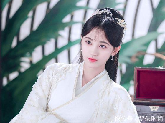 太服气鞠婧祎，不到160cm的身高却美成了仙女，网友：神仙妹妹