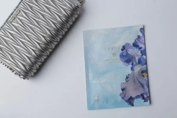 拜托了!化妆包 丨 闷热的夏天，你的毛孔真的需要深层清洁!