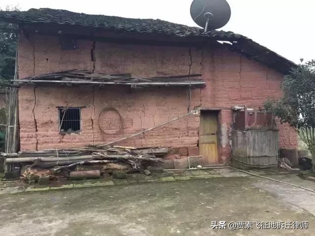 城镇户口子女能否继承农村宅基地？遇到拆迁,能获得补偿款吗？
