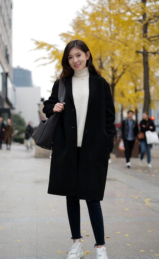 街拍:秋天到了，小妖精都上街了