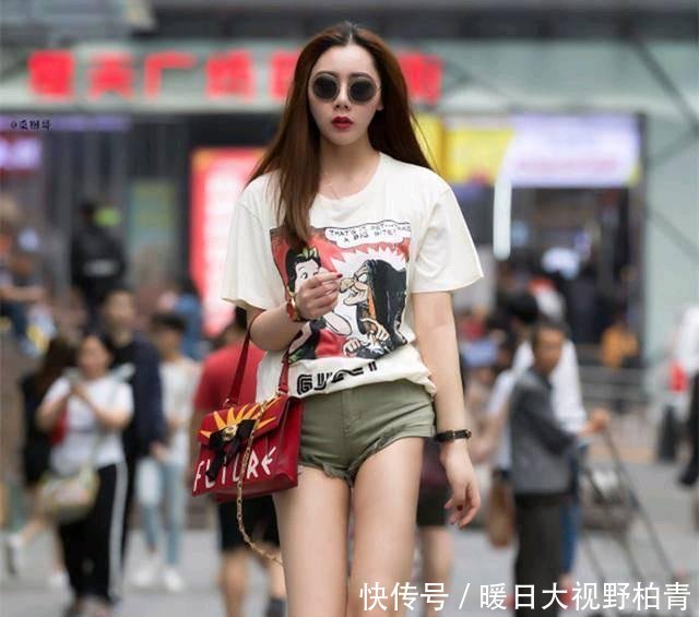  『气质』摄影美女穿上顺滑的，给人成熟优雅的气质
