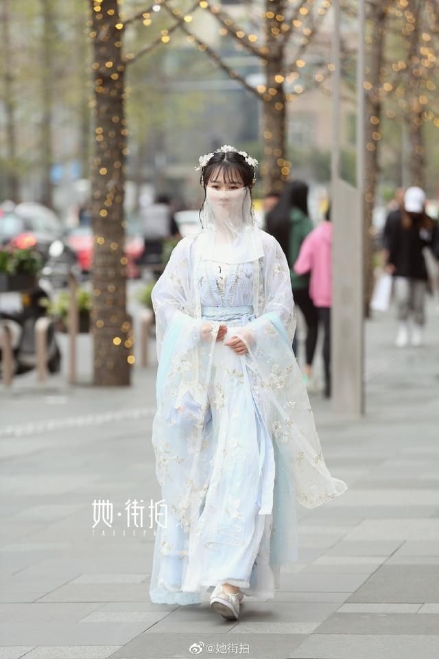 成都@成都街拍:古装与二次元大比拼!