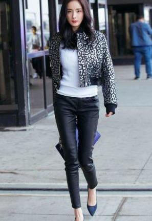 皮裤是时尚黑洞？时尚教主杨幂教你如何“驾驭”皮裤，特显腿长！