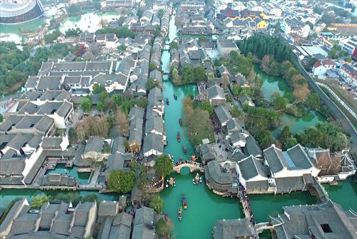 这些都是民间工艺精品，喜欢旅游而不来一趟乌镇，你会留下遗憾的