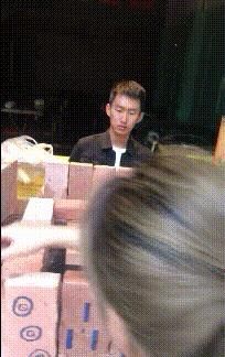  「每日」每日一笑：这车真是送人玫瑰，手留余香啊！