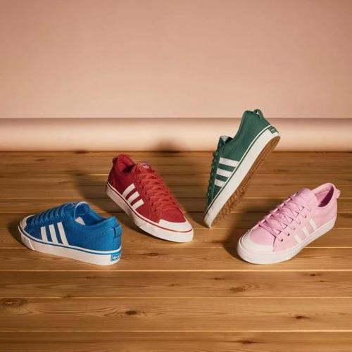 2018流行的运动鞋款式 秋天你怎么能少得了一双经典的板鞋呢