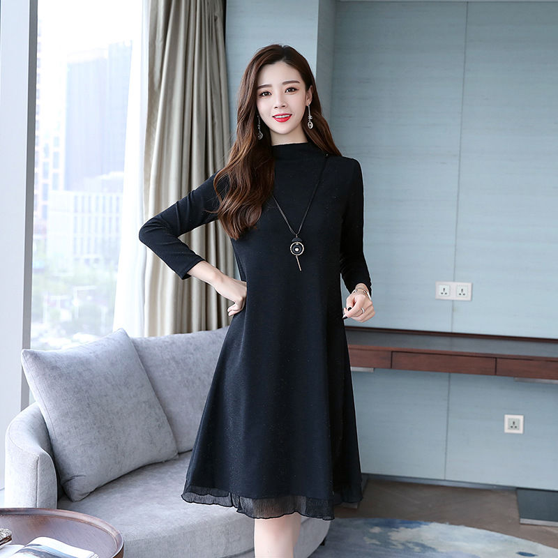 立秋到了,瞧瞧刚刚上新的连衣裙,独特迷人,上身白嫩漂亮飞起来