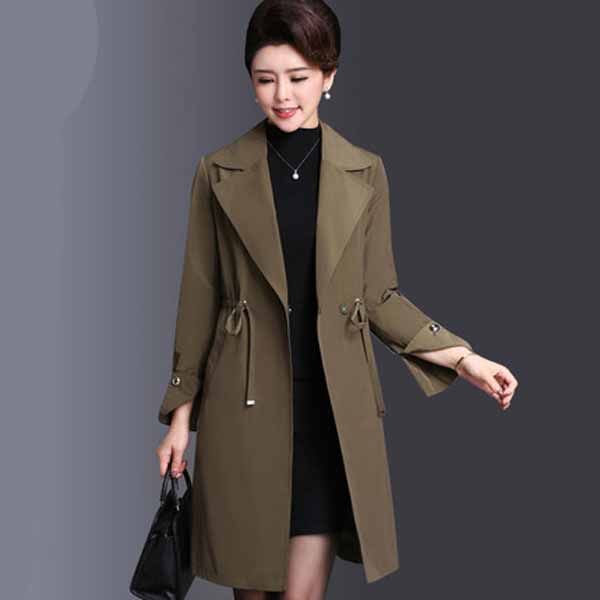 70后女人，一定要学会打扮!瞧下图这样穿，高贵精致女人味十足