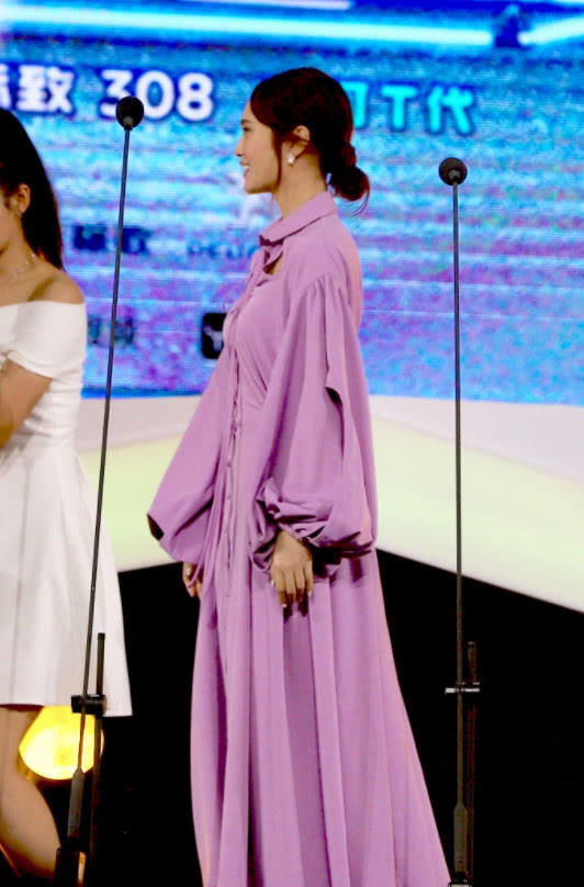 杨丞琳的裙子绝了!穿上得一个小时，能把强迫症者逼疯!