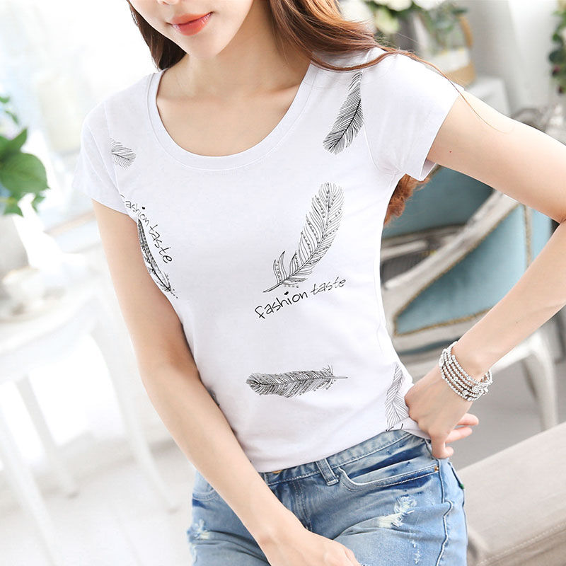 现在特流行这样穿:”裤子失踪“穿，宽松T恤+短裤，时尚时尚