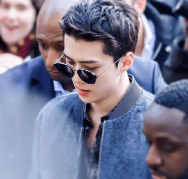 [吴世勋]SM两大门面的颜值暴击！俊美吴世勋，绝美林允儿，前后辈同登封面