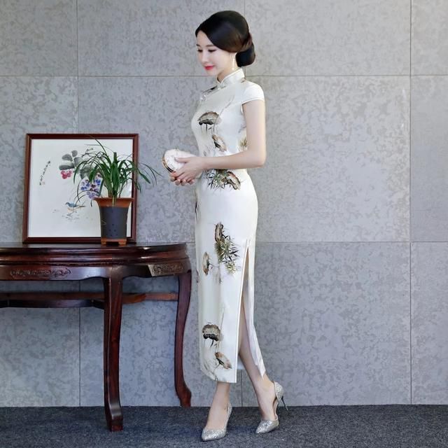 潮流显大牌，旗袍也能带你引领新时尚！