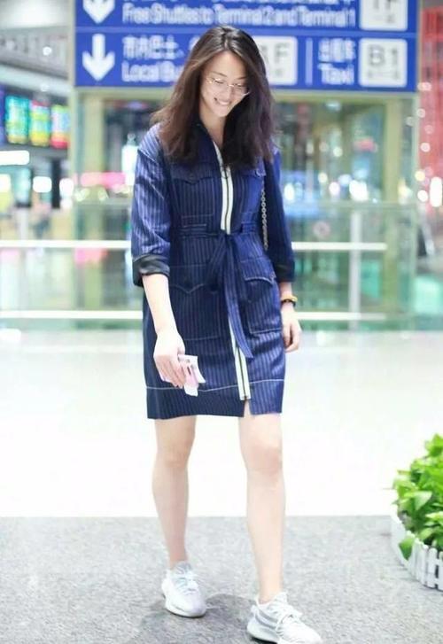 惠若琪长的不是很好看，腿还有点粗！可她不管穿什么就是很有气场