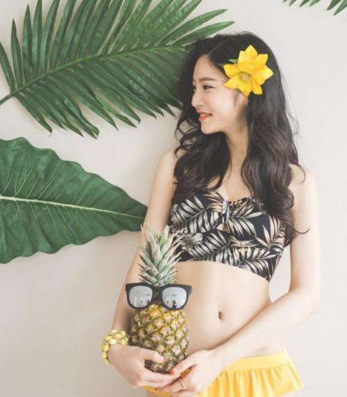 百看不厌的比基尼小姐姐,展现俏丽的身材,十分抢眼!