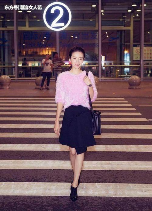 38岁董洁撞上29岁杨颖，网友：清纯脸和微笑脸的差距一目了然