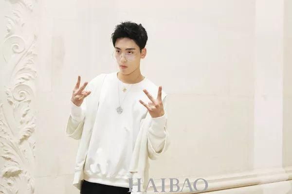 他撩倒了99.9%的女人!王子异演绎行走的衣架，时髦品位究竟如何炼