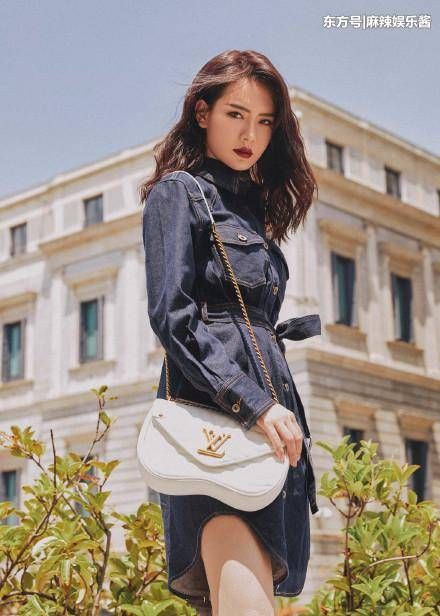 赵薇甩肉成功!穿牛仔裙气质不输刘亦菲、戚薇，果然瘦才是王道!