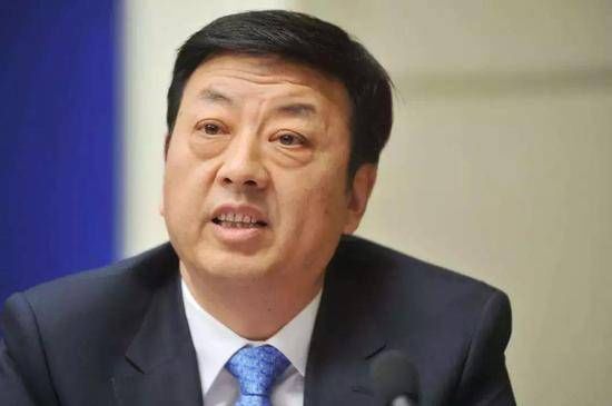 冯新柱案:揭秘被全市领导送礼的这个贪官细节