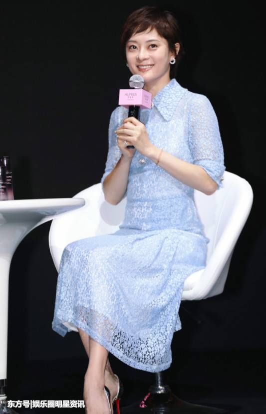 孙俪的短发配上连衣裙，娘娘的霸气全无，却意外的娇俏可人!