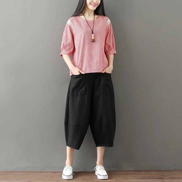 台风季，穿裙子怕走光，聪明的女人都这样打扮，再强的风也不怕