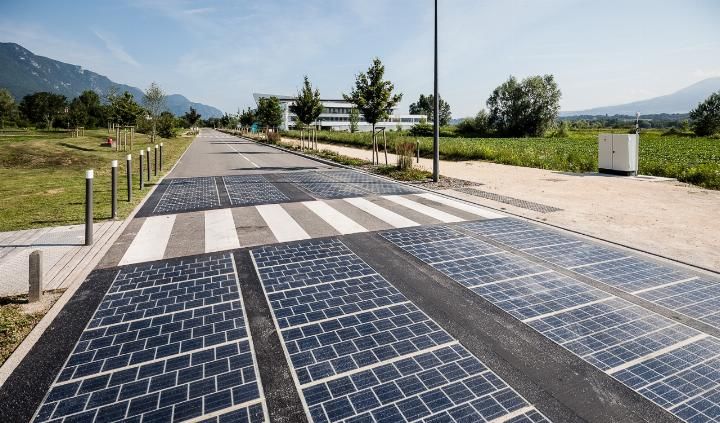  「太阳能发电」全球第一条太阳能发电公路：1千米耗资3661万，如