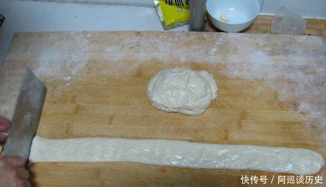 油条:油条的简单做法, 自己在家里做超简单