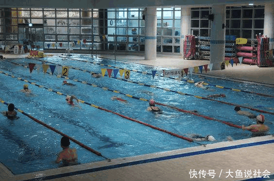 16岁女生泳池游泳后怀孕, 家长索赔30万, 真相大白后: 脸丢完了