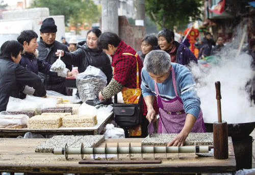  回家的人：农村“年味变淡”后，如今又出现了一个现象，集市越