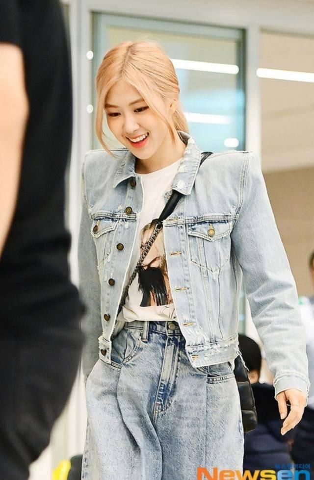 身材:LISA、贝拉为何爱短版外套?再矮也能秒变长腿!长高神器快穿起来