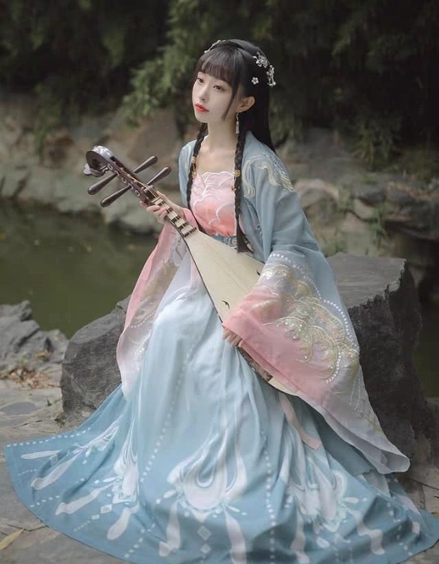  汉服@陈情令联名款汉服推荐，蓝忘机清新淡雅，宋子琛玄衣魂魄，冷酷
