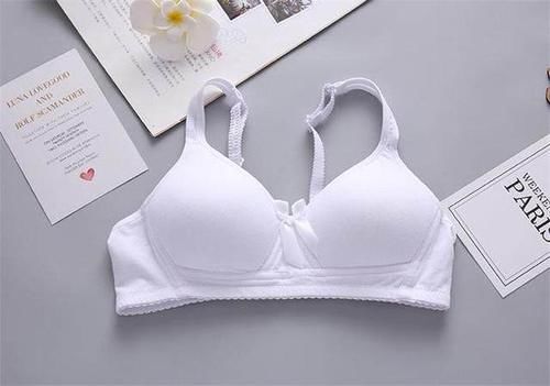 薄款透彻的衣服要穿什么内衣,才不会让这个夏季成为尴尬!