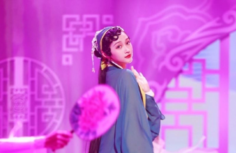  看点：新一期《王牌对王牌》看点多多，关晓彤cos小青造型美丽动人