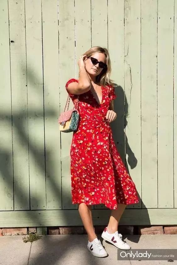 我最喜欢你什么样子?穿连衣裙的样子!