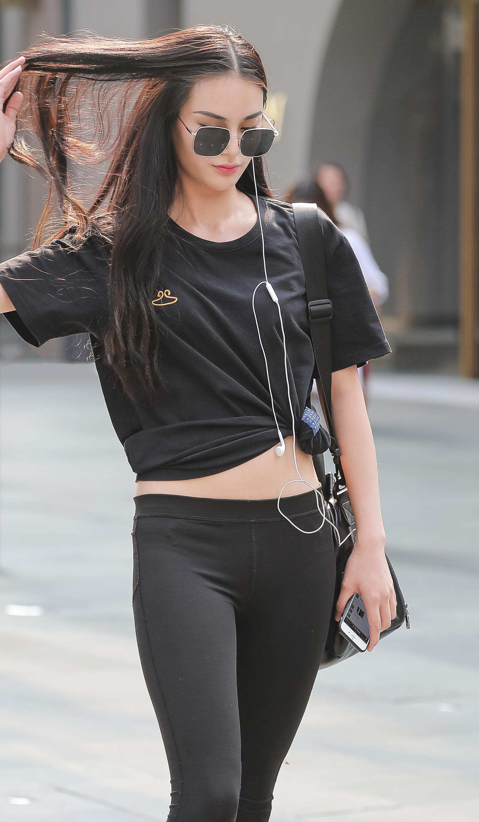 身材好才是真的好，好身材的小姐姐穿啥都不用愁