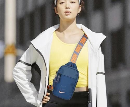  #拉链#Nike耐克2020夏季潮流胸包亲测，八大亮点让你知道值不值