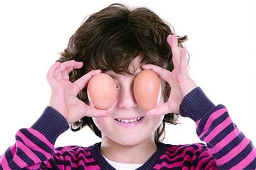 鸡蛋的传言千千万？围观群众散了吧 专家说：没依据