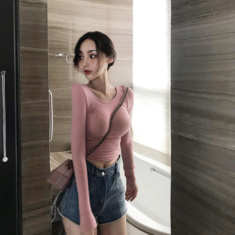 半身裙现在超流行,相信半身裙的小力量,相当完美