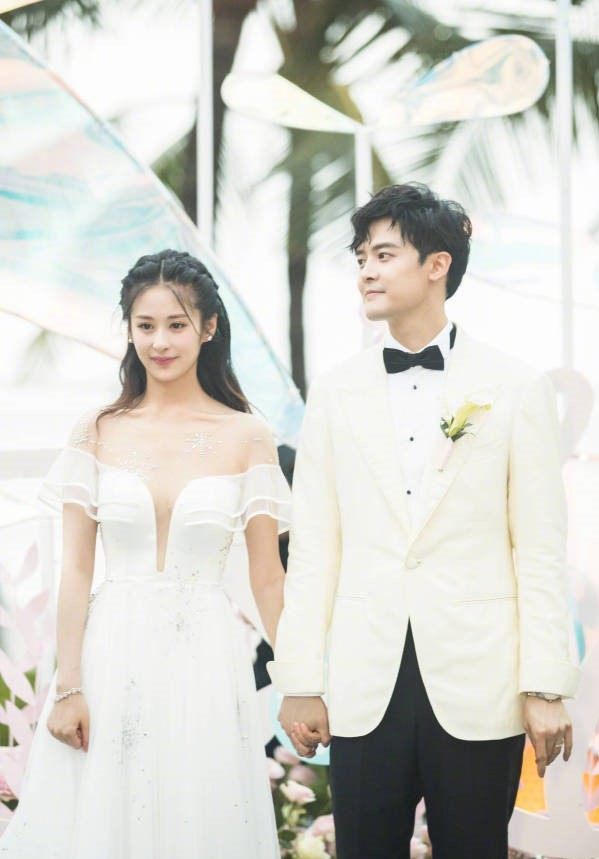 颖儿秒删微博评论,疑似曝光杨洋恋情,可能的绯