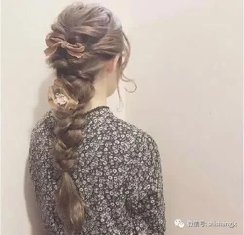  『辫子』超长版编发辫子强势来袭，有编发款式让女生的长发再也不单调！