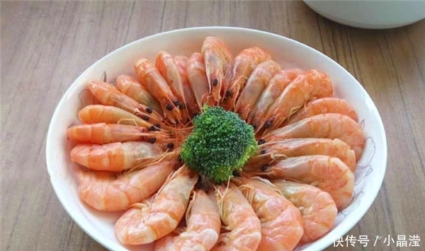  #味道#煮虾时，只加生姜和盐可不行，多加“2味”，虾肉不腥不柴味道鲜