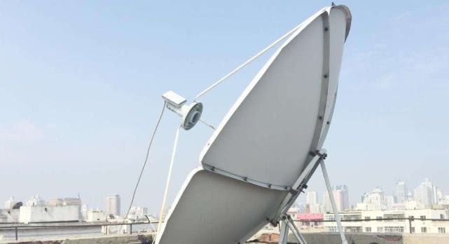 原来农村流行的“卫星锅”，为啥现在不让安装了，它能看到什么？