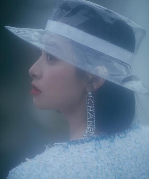 “塑料”真火了，杨幂把3万穿身上，关晓彤的袋子全球只卖一千个