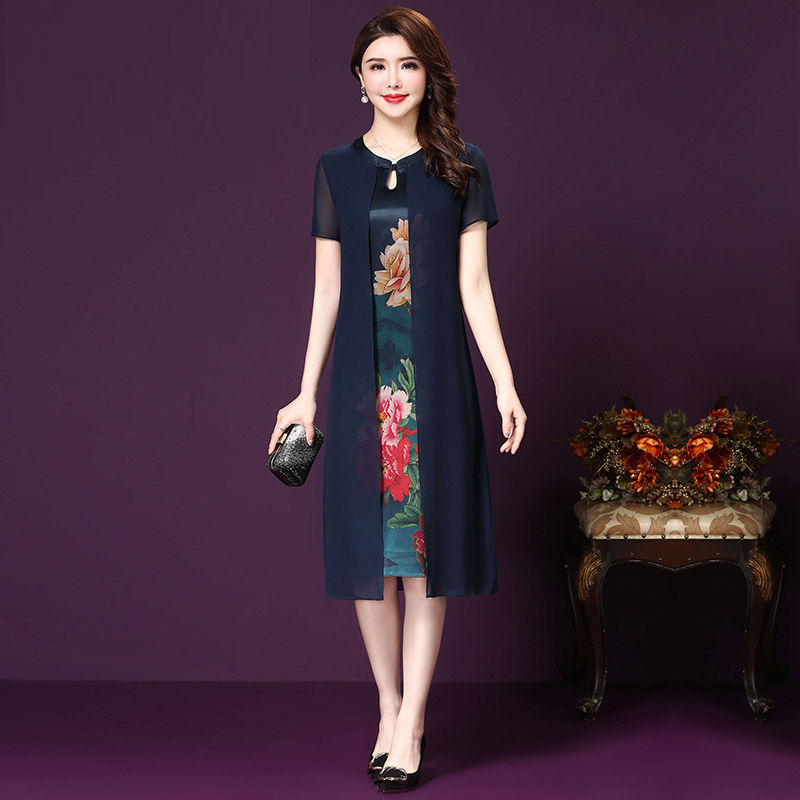 这裙子不简单，很精致!“假两件”改良旗袍，60后穿迷倒一条街