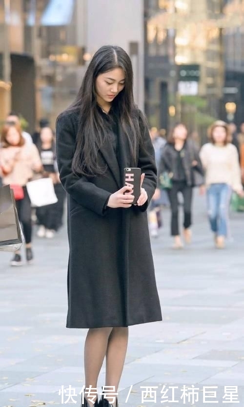 『美女』美女黑色调的搭配气质优雅大方,清爽自然的感觉美美哒