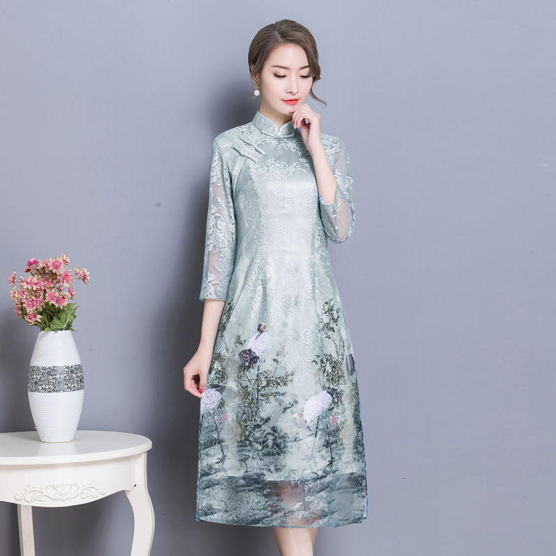 等七八天，旗袍裙终于上新!看完立马买2件，婆婆穿美到不可思议